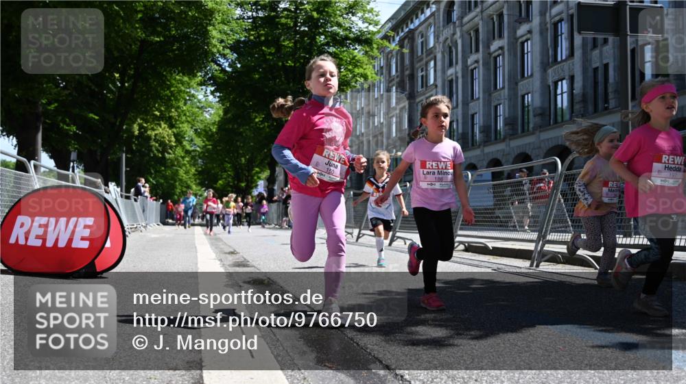 14.06.2026 - REWE Women's Run J. Mangold http://msf.ph/oto/9766750 14.06.2026 11:38:16 Ziel 150, 161, 186, 195, 197, 210, 240, 332, 347, 353, 371 meine-sportfotos.de