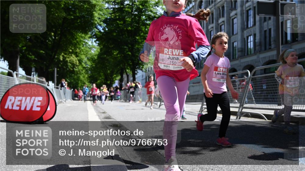14.06.2026 - REWE Women's Run J. Mangold http://msf.ph/oto/9766753 14.06.2026 11:38:16 Ziel 150, 161, 186, 195, 197, 210, 240, 332, 347, 353, 371 meine-sportfotos.de