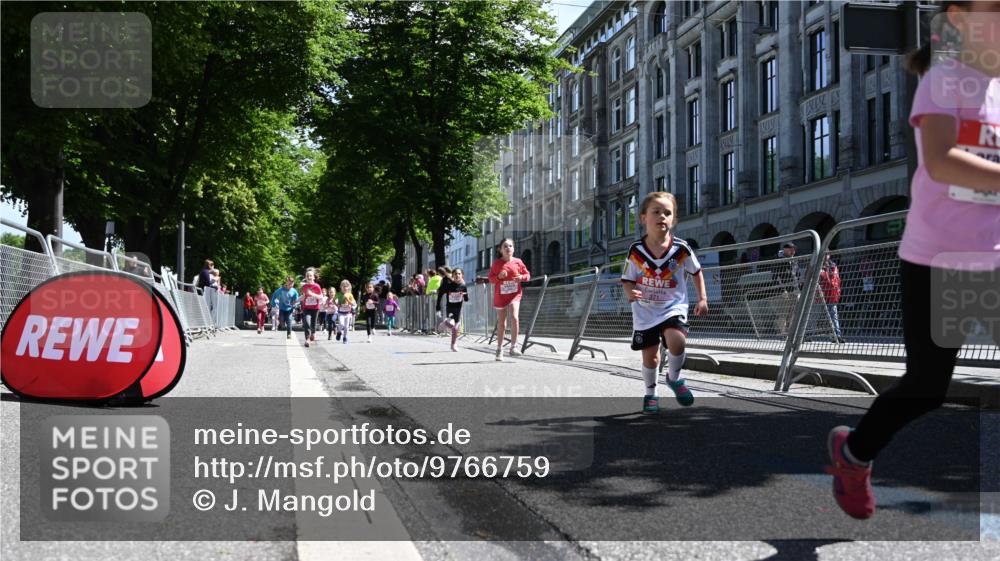 14.06.2026 - REWE Women's Run J. Mangold http://msf.ph/oto/9766759 14.06.2026 11:38:17 Ziel 150, 161, 186, 195, 197, 210, 332, 347, 349, 353, 371 meine-sportfotos.de