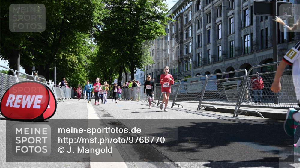 14.06.2026 - REWE Women's Run J. Mangold http://msf.ph/oto/9766770 14.06.2026 11:38:18 Ziel 134, 150, 161, 186, 195, 197, 210, 332, 347, 349, 371 meine-sportfotos.de