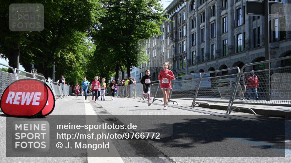 14.06.2026 - REWE Women's Run J. Mangold http://msf.ph/oto/9766772 14.06.2026 11:38:18 Ziel 134, 150, 161, 186, 195, 197, 210, 332, 347, 349, 371 meine-sportfotos.de