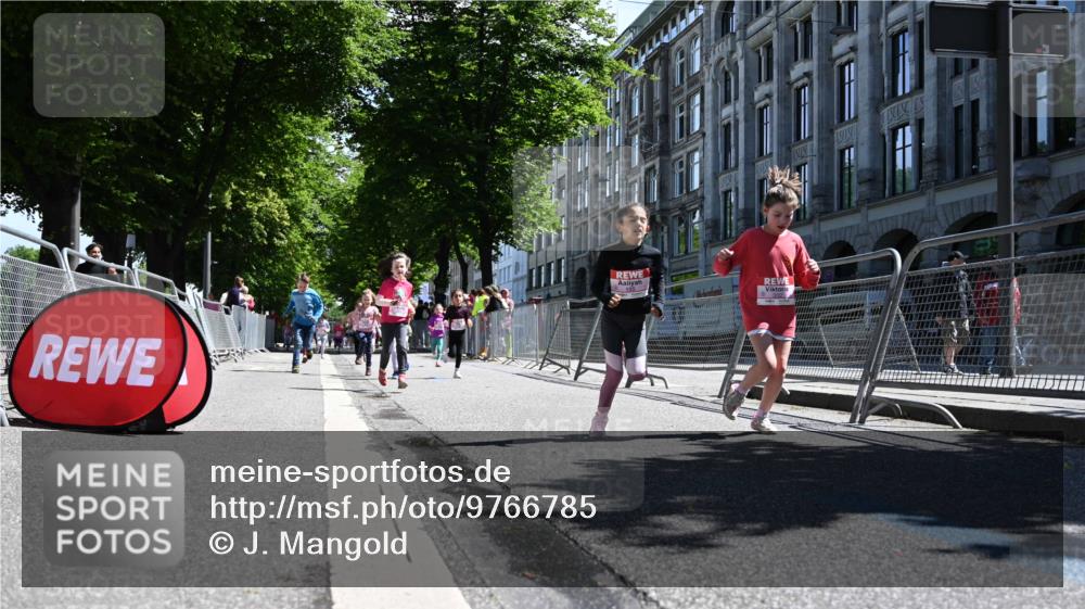 14.06.2026 - REWE Women's Run J. Mangold http://msf.ph/oto/9766785 14.06.2026 11:38:19 Ziel 134, 150, 161, 186, 195, 197, 242, 332, 347, 349, 360, 371 meine-sportfotos.de
