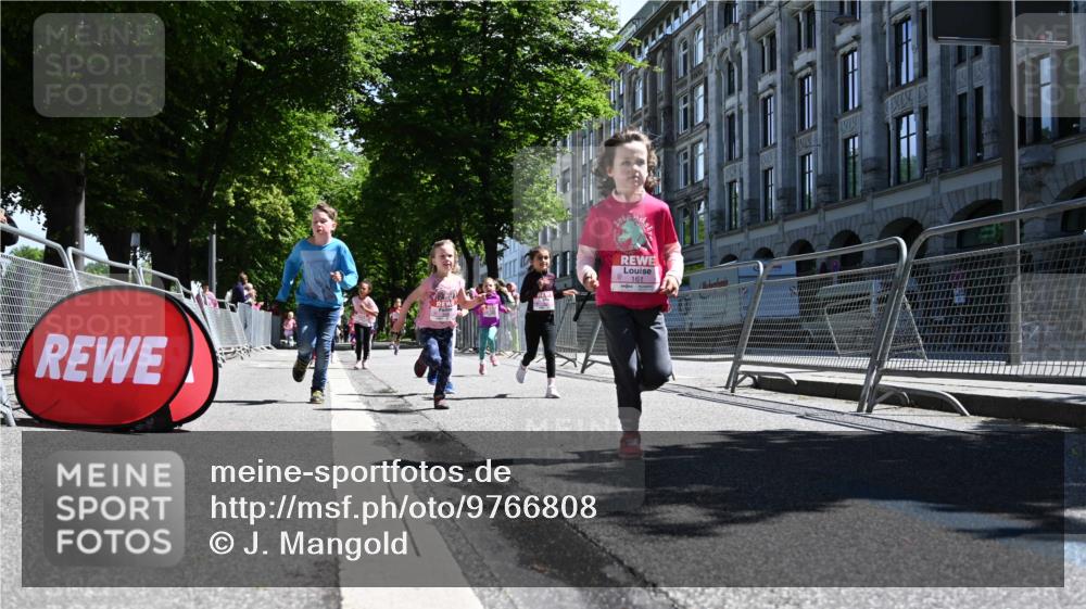 14.06.2026 - REWE Women's Run J. Mangold http://msf.ph/oto/9766808 14.06.2026 11:38:21 Ziel 134, 143, 144, 161, 195, 242, 332, 347, 349, 360, 371 meine-sportfotos.de