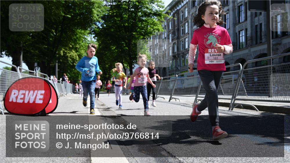 14.06.2026 - REWE Women's Run J. Mangold http://msf.ph/oto/9766814 14.06.2026 11:38:22 Ziel 109, 134, 143, 144, 161, 191, 195, 217, 242, 332, 349, 360 meine-sportfotos.de