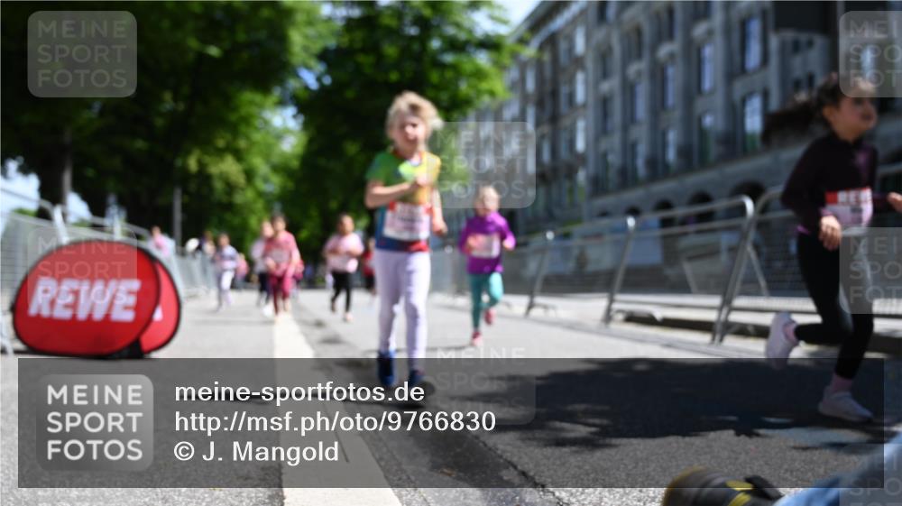 14.06.2026 - REWE Women's Run J. Mangold http://msf.ph/oto/9766830 14.06.2026 11:38:24 Ziel 109, 134, 143, 144, 161, 191, 213, 217, 219, 242, 308, 338, 349, 360 meine-sportfotos.de