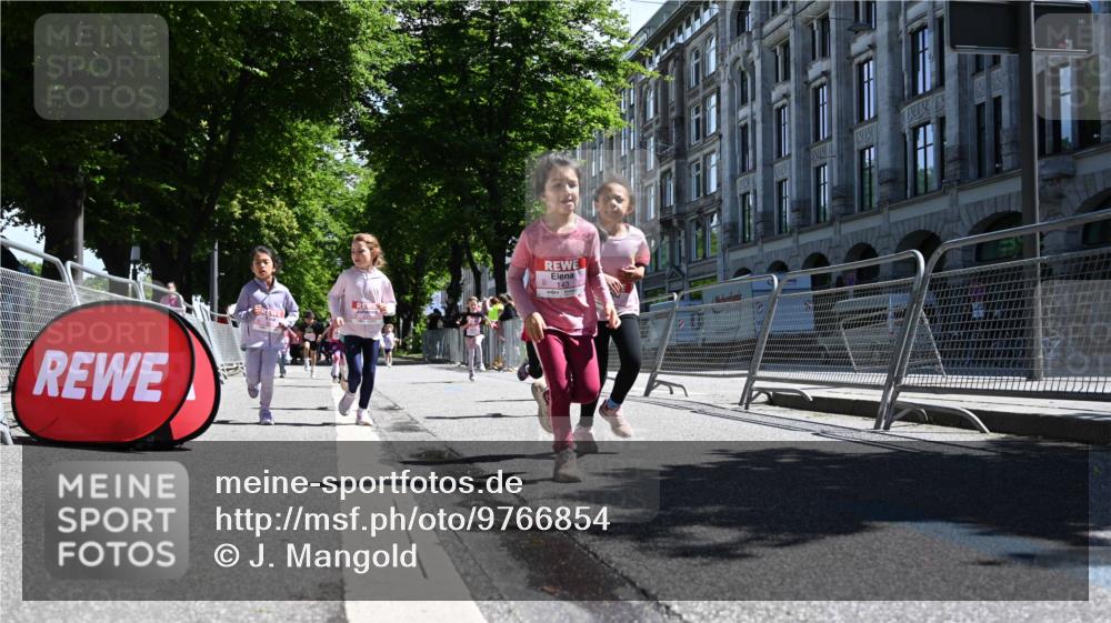 14.06.2026 - REWE Women's Run J. Mangold http://msf.ph/oto/9766854 14.06.2026 11:38:26 Ziel 109, 134, 143, 144, 191, 213, 217, 219, 242, 308, 338, 349, 360 meine-sportfotos.de