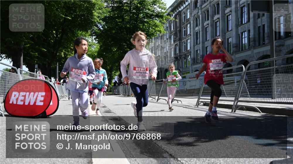 14.06.2026 - REWE Women's Run J. Mangold http://msf.ph/oto/9766868 14.06.2026 11:38:28 Ziel 109, 134, 143, 144, 191, 213, 217, 219, 229, 230, 231, 242, 308, 338, 360 meine-sportfotos.de