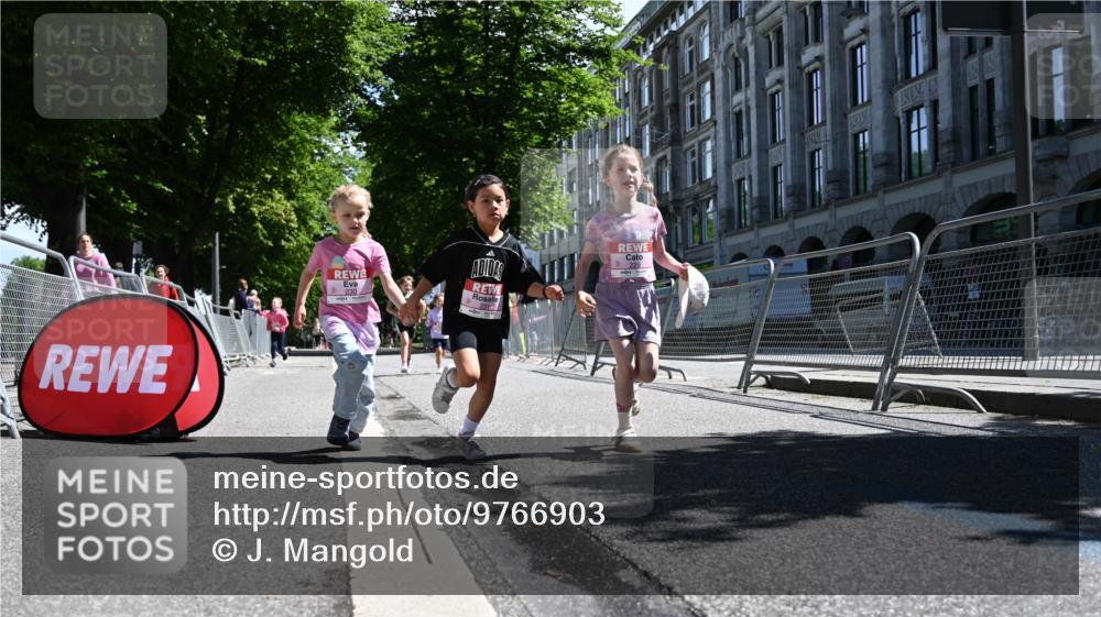 14.06.2026 - REWE Women's Run J. Mangold http://msf.ph/oto/9766903 14.06.2026 11:38:32 Ziel 109, 191, 213, 217, 219, 223, 229, 230, 231, 285, 286, 308, 338 meine-sportfotos.de
