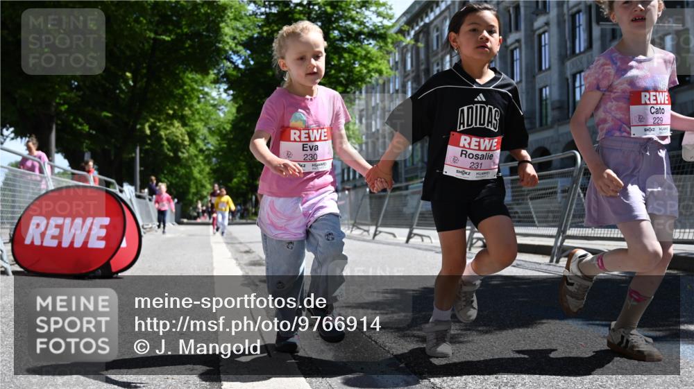 14.06.2026 - REWE Women's Run J. Mangold http://msf.ph/oto/9766914 14.06.2026 11:38:33 Ziel 213, 219, 223, 229, 230, 231, 236, 285, 286, 308, 338 meine-sportfotos.de