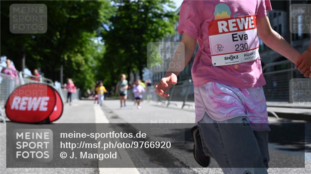 14.06.2026 - REWE Women's Run J. Mangold http://msf.ph/oto/9766920 14.06.2026 11:38:34 Ziel 147, 213, 219, 223, 229, 230, 231, 236, 285, 286, 287 meine-sportfotos.de