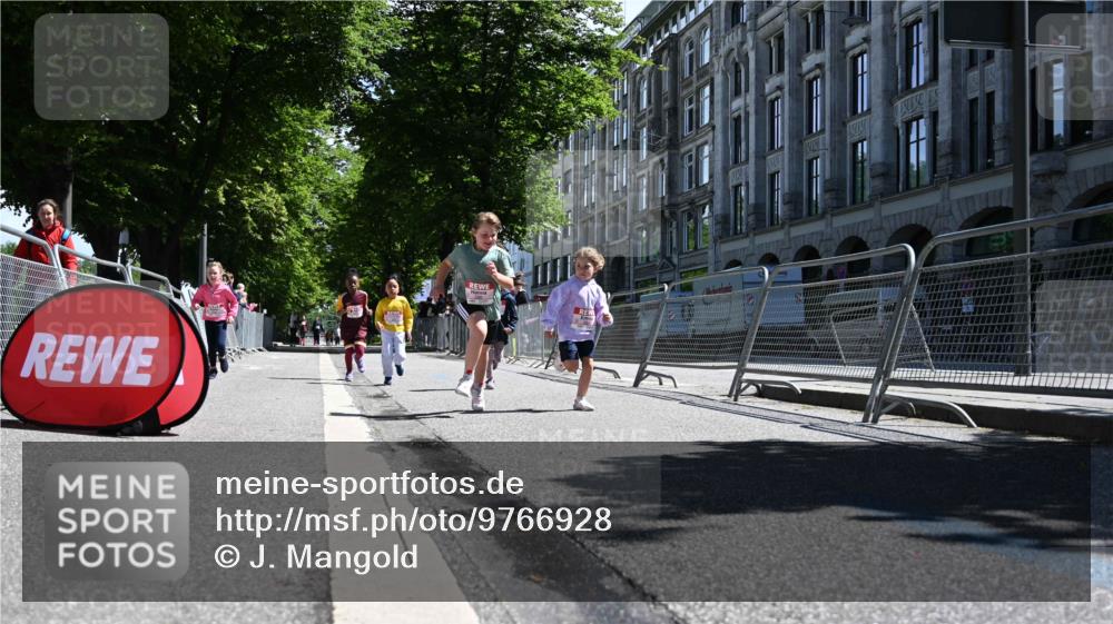 14.06.2026 - REWE Women's Run J. Mangold http://msf.ph/oto/9766928 14.06.2026 11:38:35 Ziel 147, 223, 229, 230, 231, 236, 285, 286, 287 meine-sportfotos.de