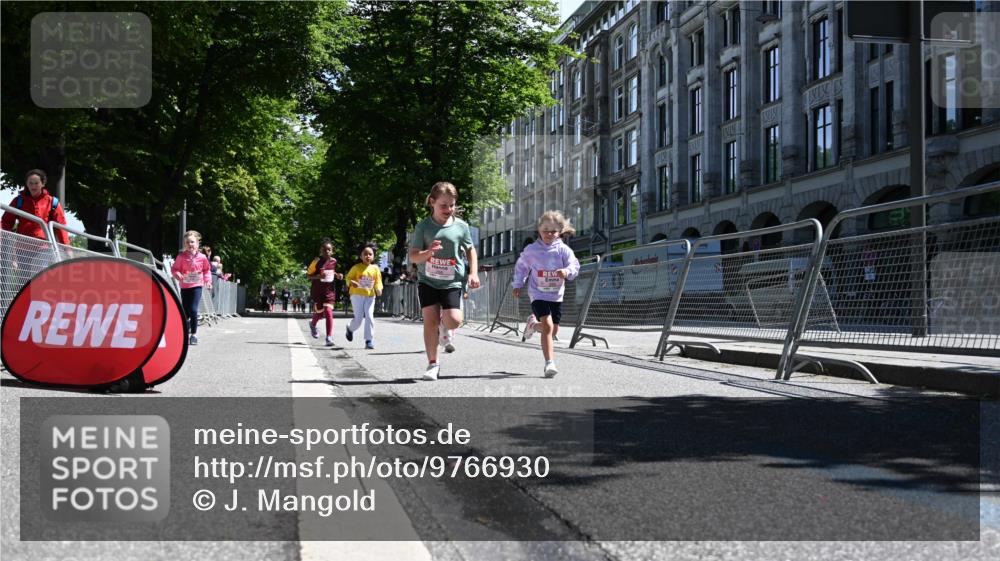 14.06.2026 - REWE Women's Run J. Mangold http://msf.ph/oto/9766930 14.06.2026 11:38:36 Ziel 147, 223, 229, 230, 231, 236, 285, 286, 287 meine-sportfotos.de