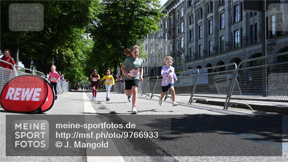 14.06.2026 - REWE Women's Run J. Mangold http://msf.ph/oto/9766933 14.06.2026 11:38:36 Ziel 147, 223, 229, 230, 231, 236, 285, 286, 287 meine-sportfotos.de