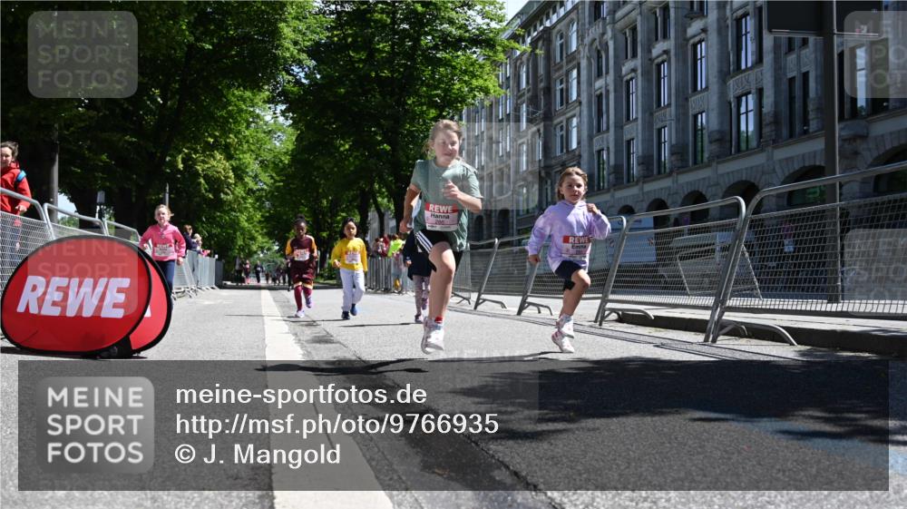 14.06.2026 - REWE Women's Run J. Mangold http://msf.ph/oto/9766935 14.06.2026 11:38:36 Ziel 147, 223, 229, 230, 231, 236, 285, 286, 287 meine-sportfotos.de