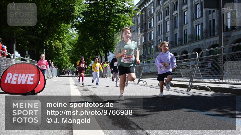 14.06.2026 - REWE Women's Run J. Mangold http://msf.ph/oto/9766938 14.06.2026 11:38:36 Ziel 147, 223, 229, 230, 231, 236, 285, 286, 287 meine-sportfotos.de