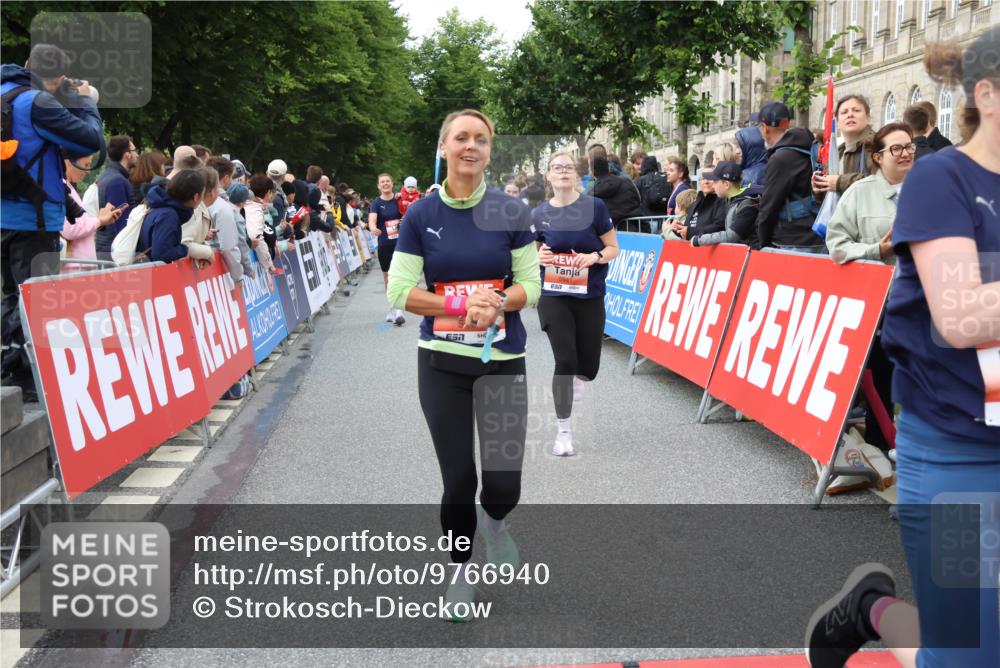 14.06.2026 - REWE Women's Run Strokosch-Dieckow http://msf.ph/oto/9766940 14.06.2026 11:01:02 Ziel 5054, 5055, 5146, 5242, 5307, 5341, 5364, 5532, 5547, 5548, 5767, 5861, 5941, 6018 meine-sportfotos.de