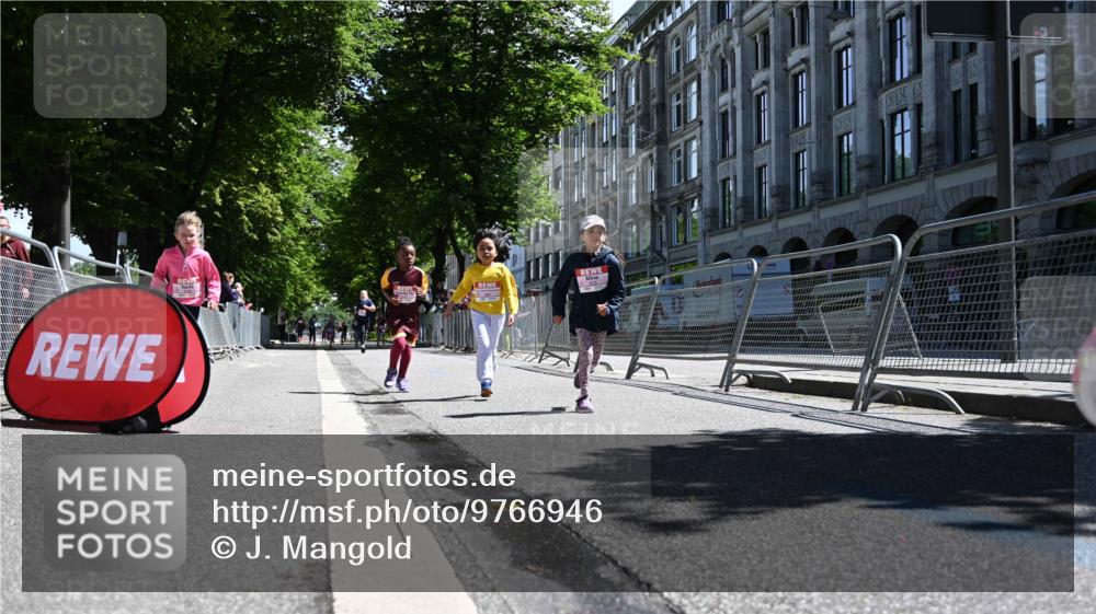 14.06.2026 - REWE Women's Run J. Mangold http://msf.ph/oto/9766946 14.06.2026 11:38:37 Ziel 147, 223, 229, 230, 231, 236, 285, 286, 287 meine-sportfotos.de