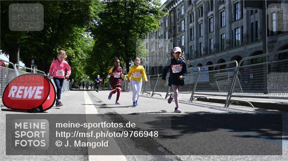 14.06.2026 - REWE Women's Run J. Mangold http://msf.ph/oto/9766948 14.06.2026 11:38:38 Ziel 147, 223, 236, 285, 286, 287 meine-sportfotos.de