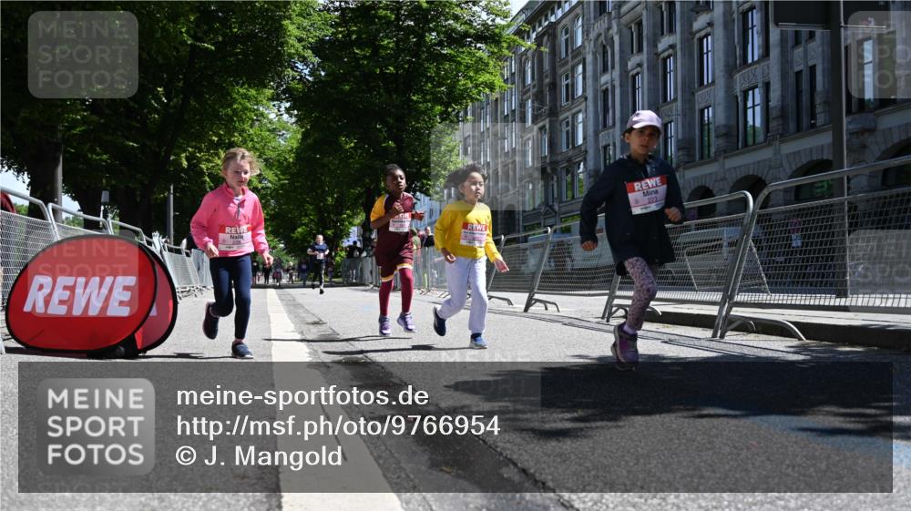 14.06.2026 - REWE Women's Run J. Mangold http://msf.ph/oto/9766954 14.06.2026 11:38:38 Ziel 147, 223, 236, 285, 286, 287 meine-sportfotos.de