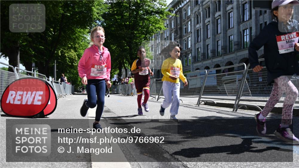 14.06.2026 - REWE Women's Run J. Mangold http://msf.ph/oto/9766962 14.06.2026 11:38:39 Ziel 115, 147, 223, 236, 285, 286, 287 meine-sportfotos.de