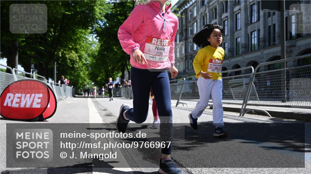 14.06.2026 - REWE Women's Run J. Mangold http://msf.ph/oto/9766967 14.06.2026 11:38:39 Ziel 115, 147, 223, 236, 285, 286, 287 meine-sportfotos.de