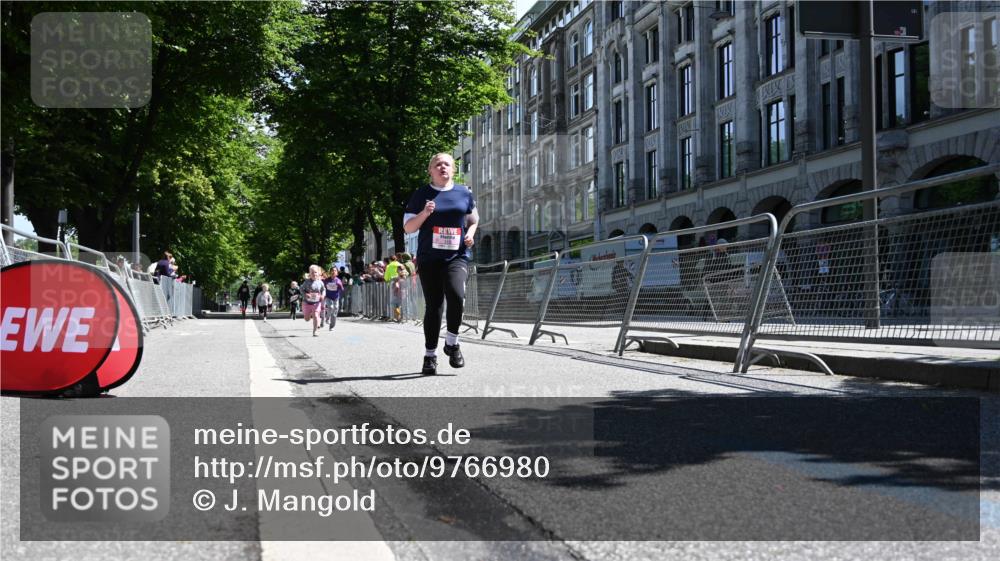 14.06.2026 - REWE Women's Run J. Mangold http://msf.ph/oto/9766980 14.06.2026 11:38:44 Ziel 115, 147, 202, 284, 287 meine-sportfotos.de