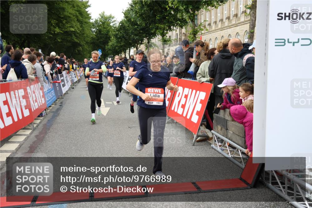 14.06.2026 - REWE Women's Run Strokosch-Dieckow http://msf.ph/oto/9766989 14.06.2026 11:01:01 Ziel 5054, 5242, 5307, 5341, 5364, 5532, 5547, 5548, 5767, 5861, 5941, 6018 meine-sportfotos.de
