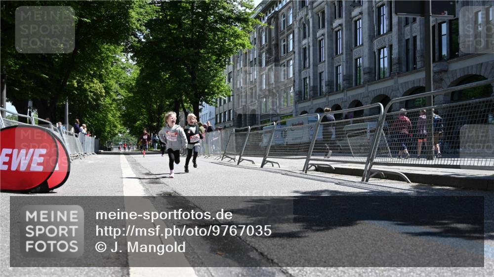 14.06.2026 - REWE Women's Run J. Mangold http://msf.ph/oto/9767035 14.06.2026 11:38:52 Ziel 202, 222, 243, 284, 291, 366 meine-sportfotos.de