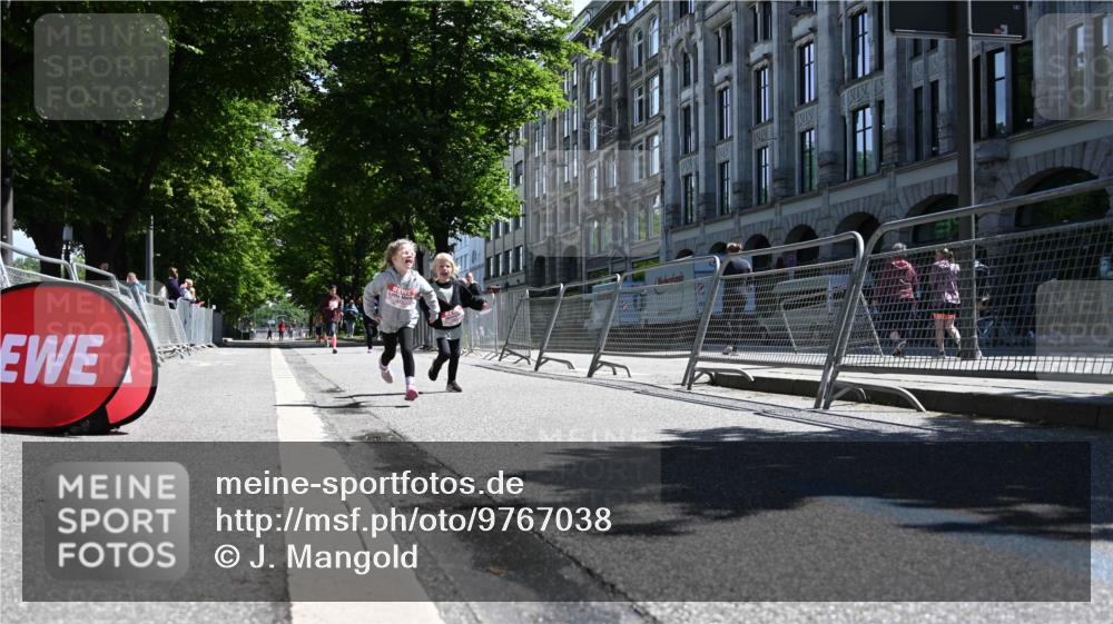 14.06.2026 - REWE Women's Run J. Mangold http://msf.ph/oto/9767038 14.06.2026 11:38:52 Ziel 202, 222, 243, 284, 291, 366 meine-sportfotos.de
