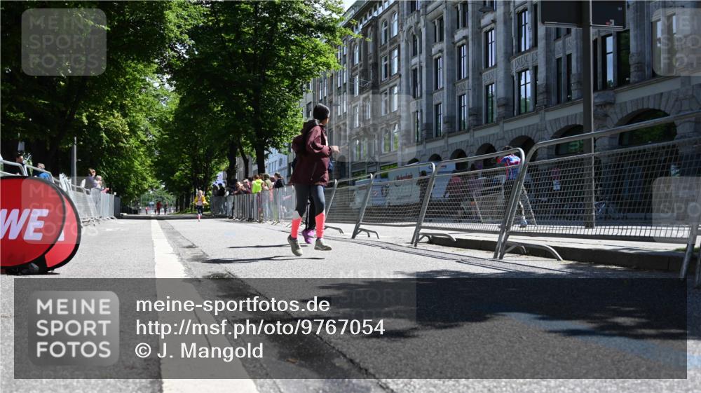 14.06.2026 - REWE Women's Run J. Mangold http://msf.ph/oto/9767054 14.06.2026 11:38:57 Ziel 218, 222, 243, 291 meine-sportfotos.de