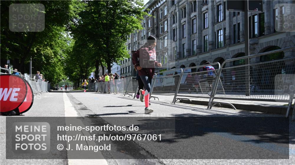 14.06.2026 - REWE Women's Run J. Mangold http://msf.ph/oto/9767061 14.06.2026 11:38:58 Ziel 218, 222, 243, 291 meine-sportfotos.de