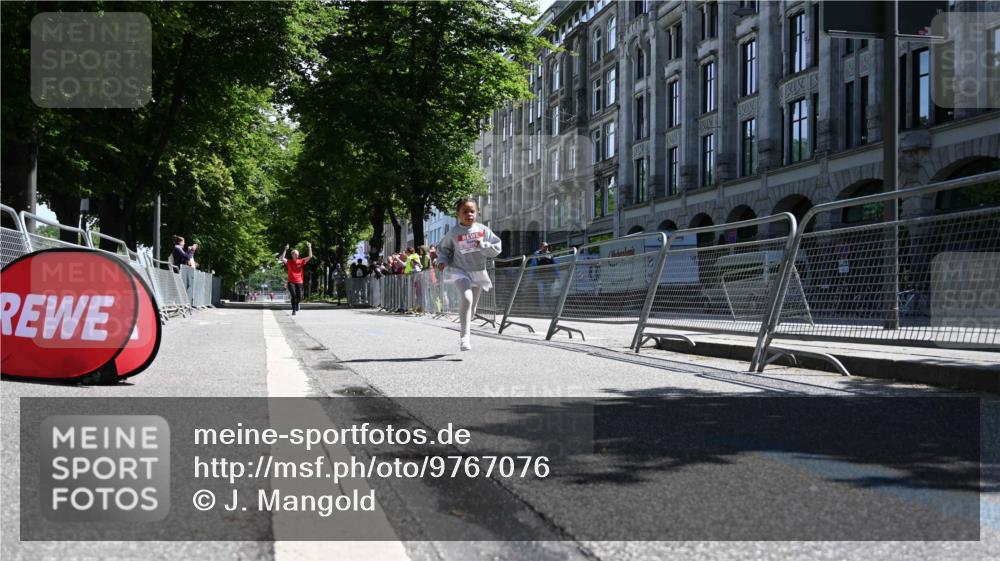 14.06.2026 - REWE Women's Run J. Mangold http://msf.ph/oto/9767076 14.06.2026 11:39:17 Ziel 118 meine-sportfotos.de