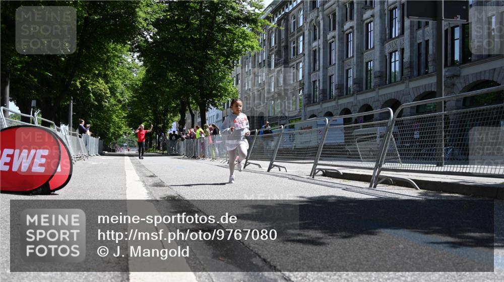 14.06.2026 - REWE Women's Run J. Mangold http://msf.ph/oto/9767080 14.06.2026 11:39:18 Ziel 118 meine-sportfotos.de