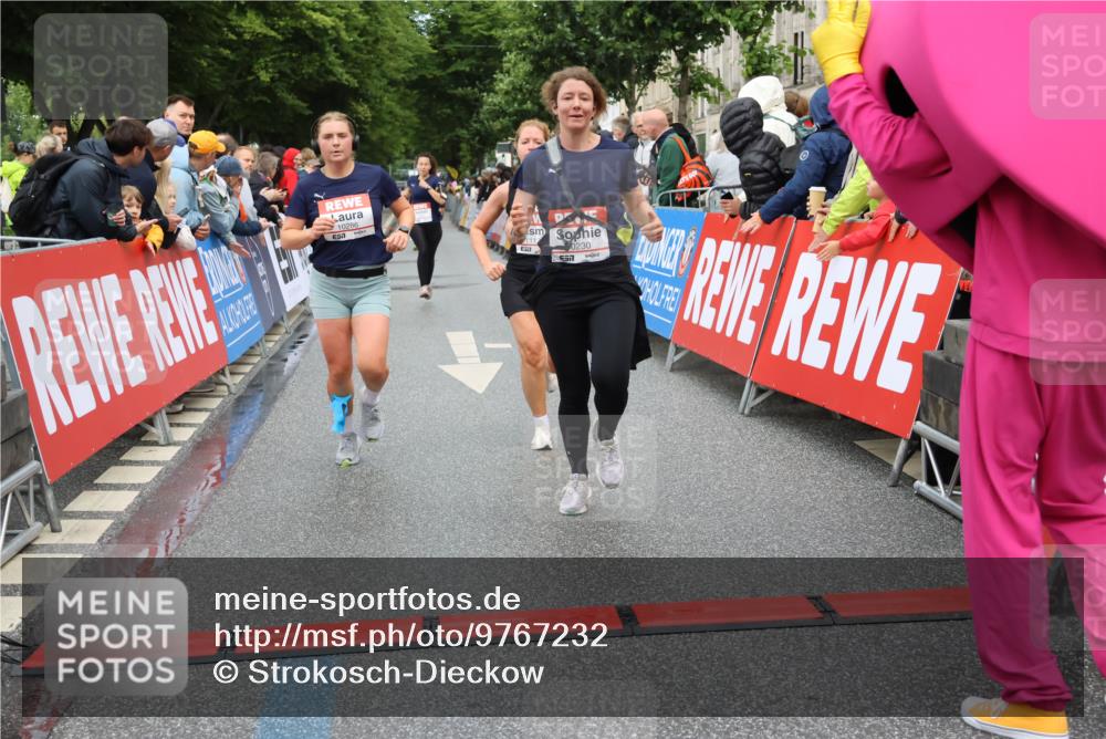 14.06.2026 - REWE Women's Run Strokosch-Dieckow http://msf.ph/oto/9767232 14.06.2026 09:52:25 Ziel 10230, 10286, 10870, 10954, 11135 meine-sportfotos.de