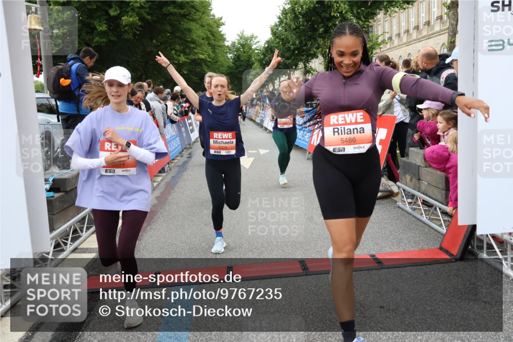 14.06.2026 - REWE Women's Run Strokosch-Dieckow http://msf.ph/oto/9767235 14.06.2026 11:00:49 Ziel 5193, 5328, 5440, 5486, 5716, 5764, 5894, 6055, 6061 meine-sportfotos.de