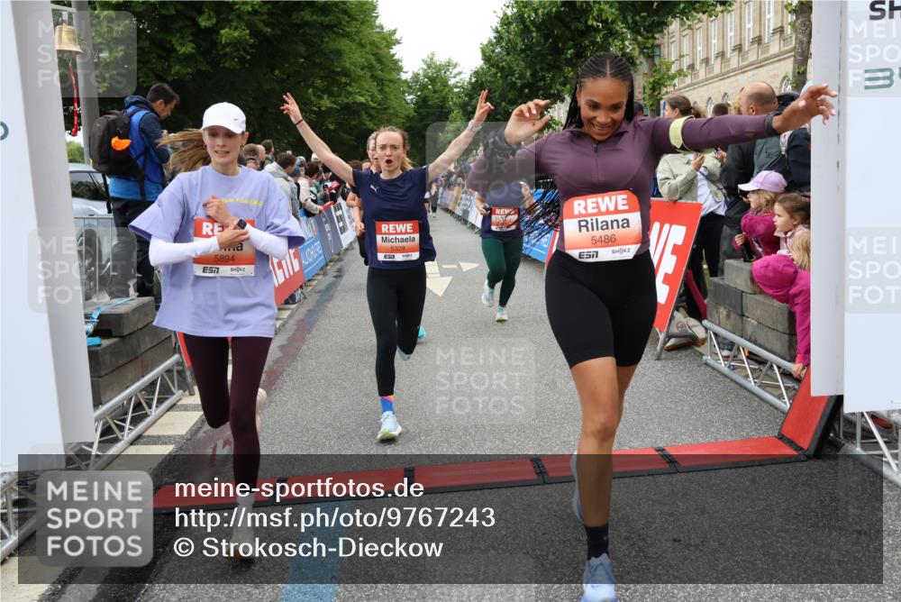 14.06.2026 - REWE Women's Run Strokosch-Dieckow http://msf.ph/oto/9767243 14.06.2026 11:00:49 Ziel 5193, 5328, 5440, 5486, 5716, 5764, 5894, 6055, 6061 meine-sportfotos.de