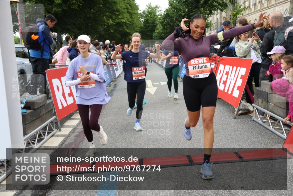 14.06.2026 - REWE Women's Run Strokosch-Dieckow http://msf.ph/oto/9767274 14.06.2026 11:00:49 Ziel 5193, 5328, 5440, 5486, 5716, 5764, 5894, 6055, 6061 meine-sportfotos.de
