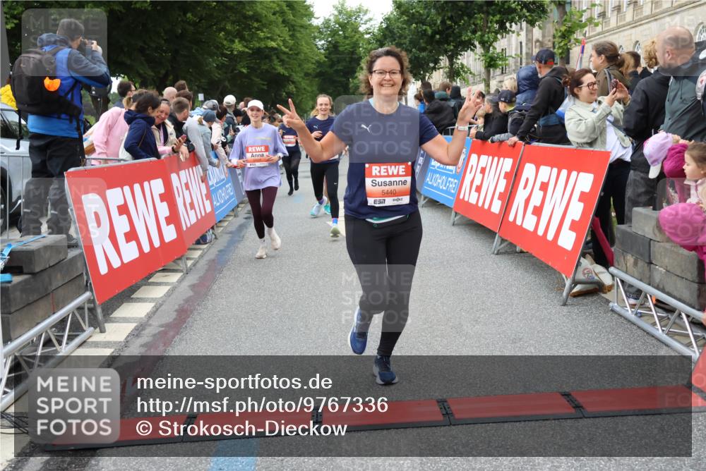 14.06.2026 - REWE Women's Run Strokosch-Dieckow http://msf.ph/oto/9767336 14.06.2026 11:00:48 Ziel 5193, 5328, 5440, 5486, 5716, 5764, 5883, 5894, 6055, 6061 meine-sportfotos.de