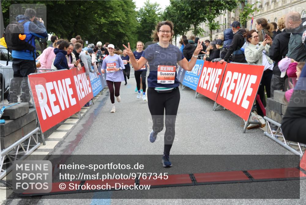 14.06.2026 - REWE Women's Run Strokosch-Dieckow http://msf.ph/oto/9767345 14.06.2026 11:00:48 Ziel 5193, 5328, 5440, 5486, 5716, 5764, 5883, 5894, 6055, 6061 meine-sportfotos.de