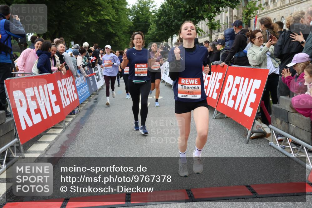 14.06.2026 - REWE Women's Run Strokosch-Dieckow http://msf.ph/oto/9767378 14.06.2026 11:00:47 Ziel 5193, 5328, 5435, 5440, 5453, 5486, 5665, 5716, 5764, 5883, 5894, 6061 meine-sportfotos.de