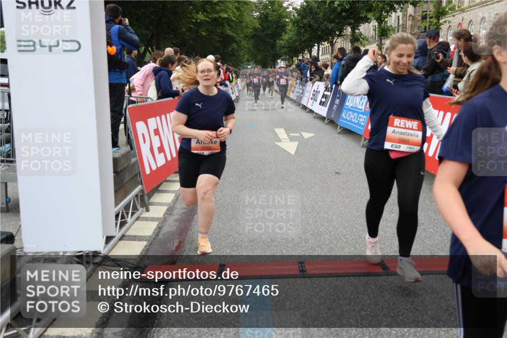 14.06.2026 - REWE Women's Run Strokosch-Dieckow http://msf.ph/oto/9767465 14.06.2026 11:00:40 Ziel 5001, 5002, 5003, 5004, 5050, 5147, 5432, 5435, 5453, 5665, 5719, 5782, 5883, 5929 meine-sportfotos.de