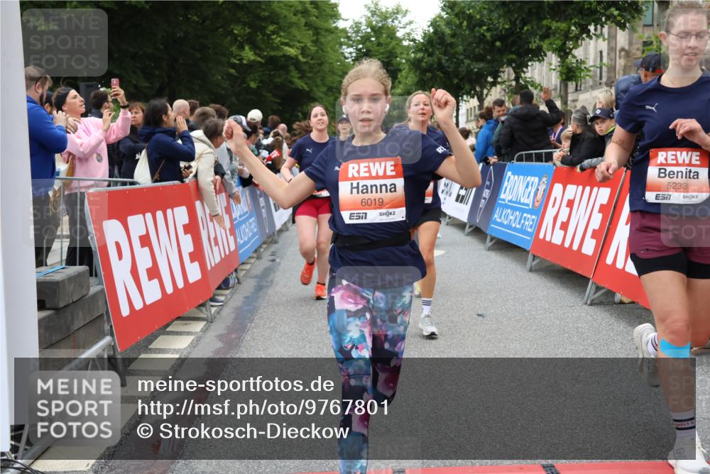 14.06.2026 - REWE Women's Run Strokosch-Dieckow http://msf.ph/oto/9767801 14.06.2026 11:00:27 Ziel 5143, 5233, 5322, 5403, 5415, 5691, 5692, 6019, 6040 meine-sportfotos.de