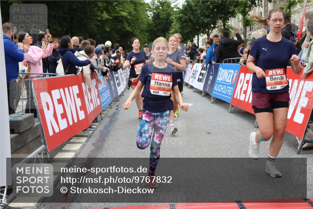 14.06.2026 - REWE Women's Run Strokosch-Dieckow http://msf.ph/oto/9767832 14.06.2026 11:00:27 Ziel 5143, 5233, 5322, 5403, 5415, 5691, 5692, 6019, 6040 meine-sportfotos.de