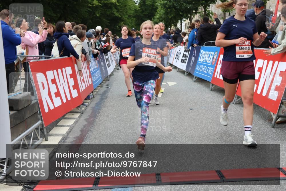 14.06.2026 - REWE Women's Run Strokosch-Dieckow http://msf.ph/oto/9767847 14.06.2026 11:00:27 Ziel 5143, 5233, 5322, 5403, 5415, 5691, 5692, 6019, 6040 meine-sportfotos.de