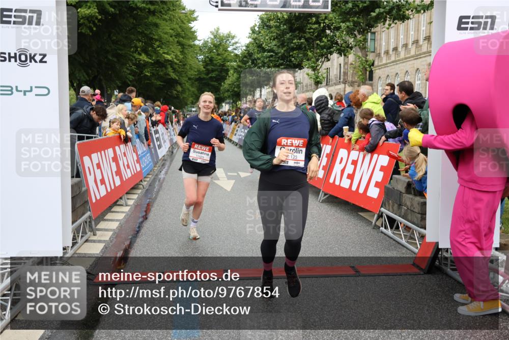14.06.2026 - REWE Women's Run Strokosch-Dieckow http://msf.ph/oto/9767854 14.06.2026 09:52:56 Ziel 10278, 10422, 10490, 10629, 10686, 11123, 11326, 11467, 11485, 11519 meine-sportfotos.de