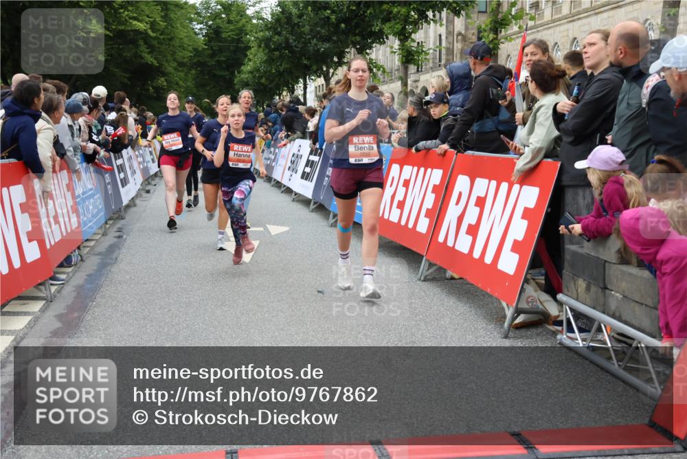 14.06.2026 - REWE Women's Run Strokosch-Dieckow http://msf.ph/oto/9767862 14.06.2026 11:00:26 Ziel 5143, 5233, 5322, 5403, 5415, 5691, 5692, 6019, 6040 meine-sportfotos.de