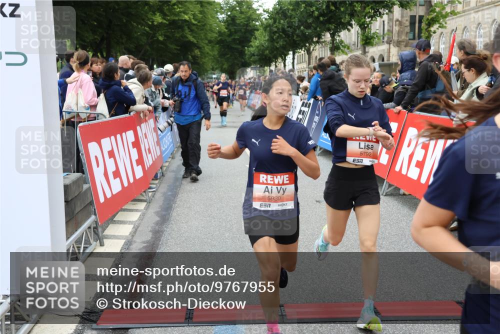 14.06.2026 - REWE Women's Run Strokosch-Dieckow http://msf.ph/oto/9767955 14.06.2026 11:00:17 Ziel 5101, 5274, 5284, 5526, 5792, 5801, 5821, 5892, 5930, 5954 meine-sportfotos.de