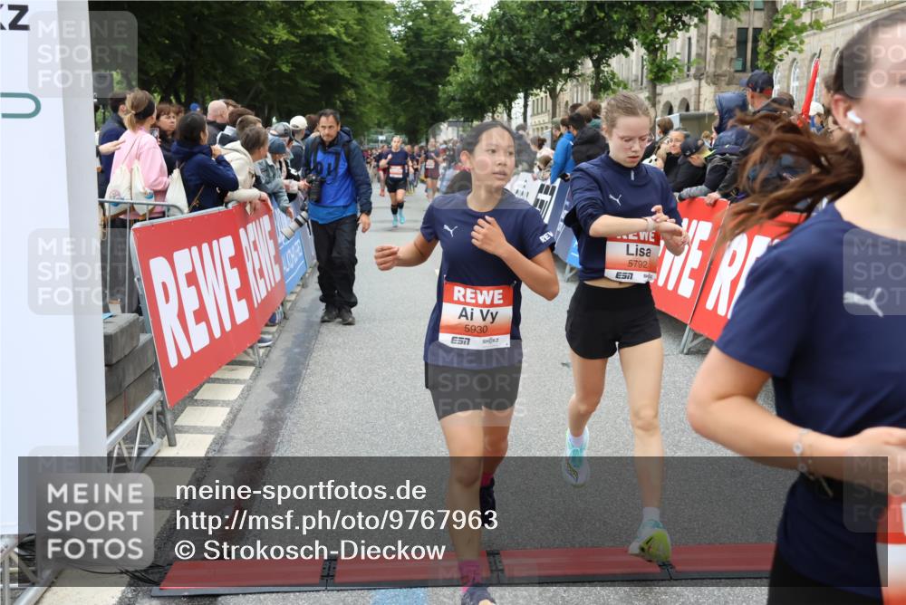 14.06.2026 - REWE Women's Run Strokosch-Dieckow http://msf.ph/oto/9767963 14.06.2026 11:00:17 Ziel 5101, 5274, 5284, 5526, 5792, 5801, 5821, 5892, 5930, 5954 meine-sportfotos.de
