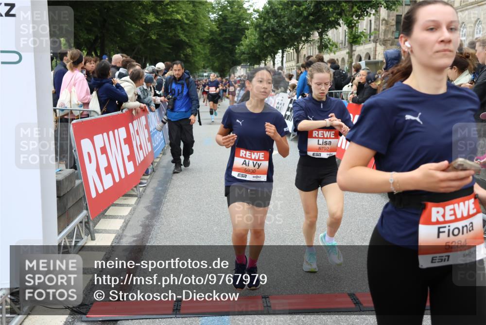 14.06.2026 - REWE Women's Run Strokosch-Dieckow http://msf.ph/oto/9767979 14.06.2026 11:00:17 Ziel 5101, 5274, 5284, 5526, 5792, 5801, 5821, 5892, 5930, 5954 meine-sportfotos.de