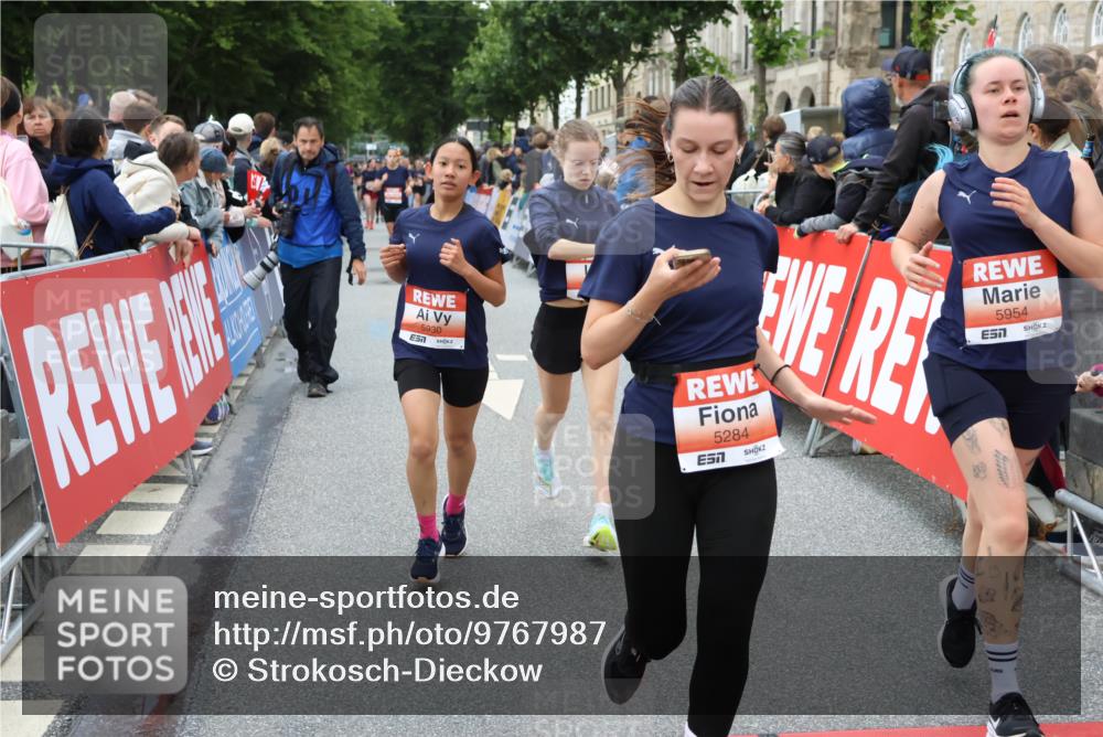 14.06.2026 - REWE Women's Run Strokosch-Dieckow http://msf.ph/oto/9767987 14.06.2026 11:00:16 Ziel 5101, 5274, 5284, 5526, 5792, 5801, 5821, 5892, 5930, 5954, 6035 meine-sportfotos.de